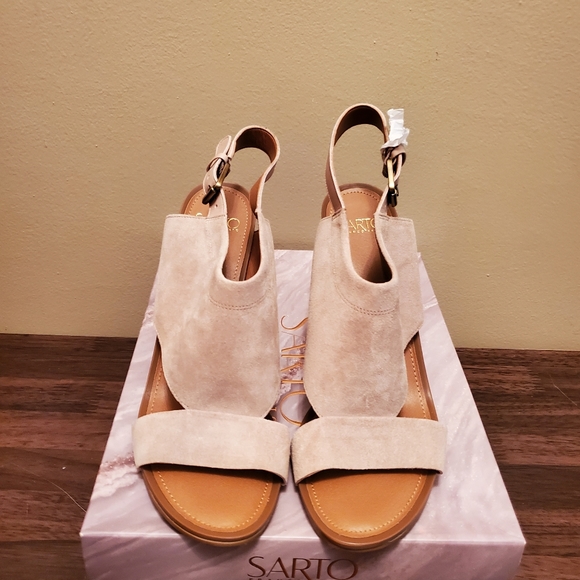 Shoes - Picture 4 of 5